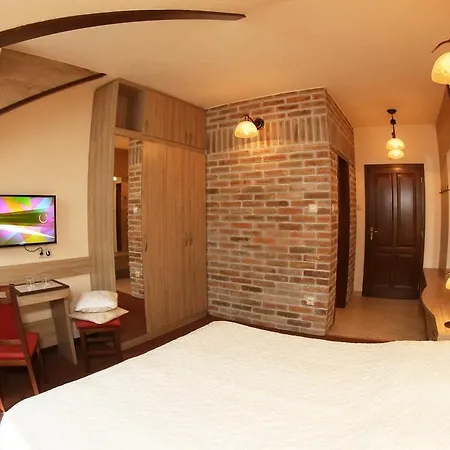 Familia Vendeghaz Hotel