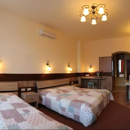 Hotel Familia Vendeghaz Segedyn